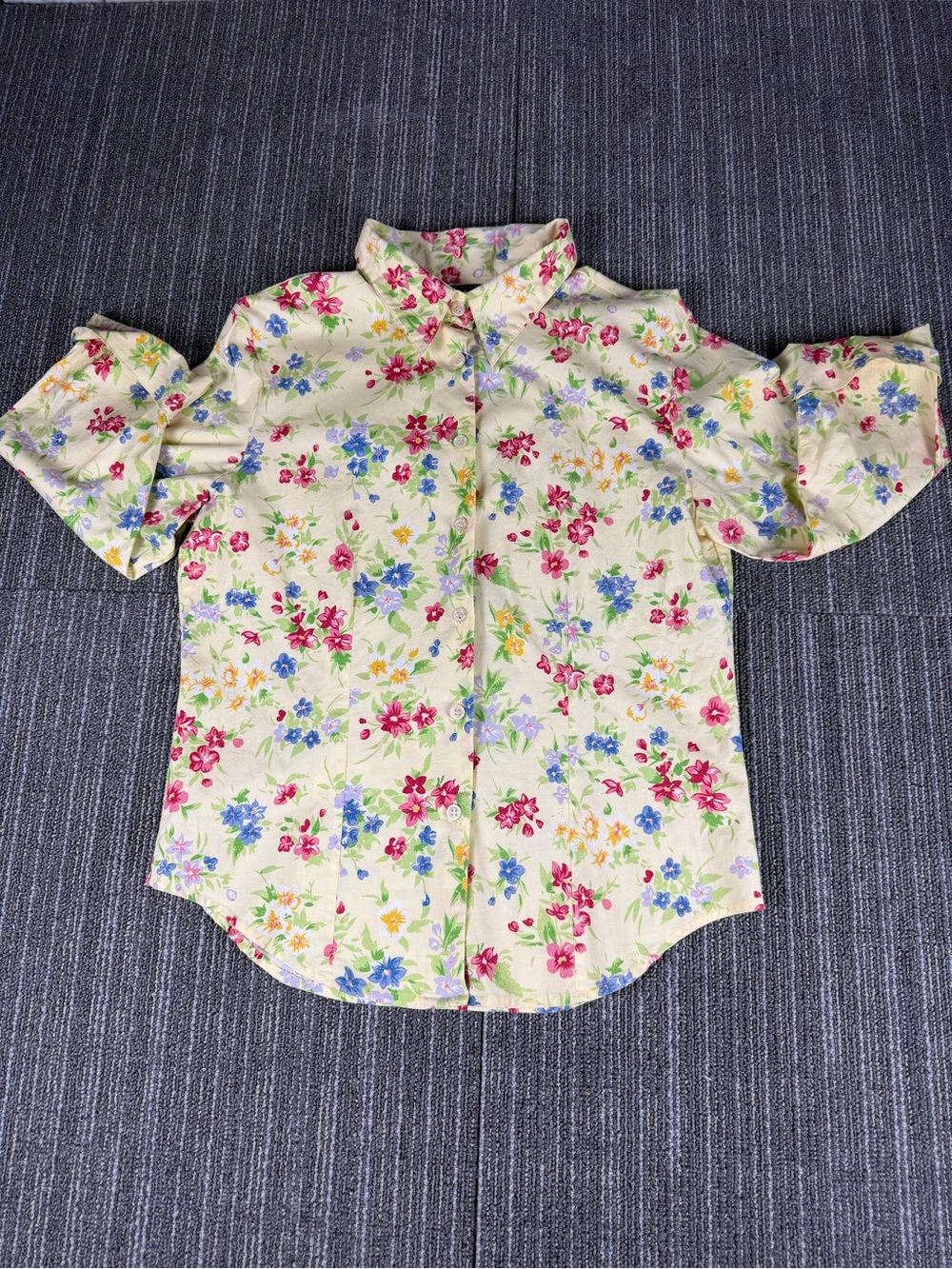 Vintage Harve Benard Women’s Petite Large Yellow Floral Button Up 97% Cotten